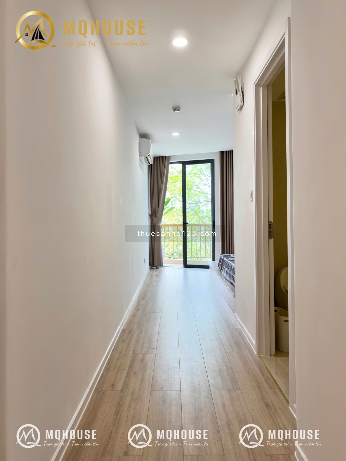 Căn hộ mới 100% – Ban công – Tông ấm – Quận 4