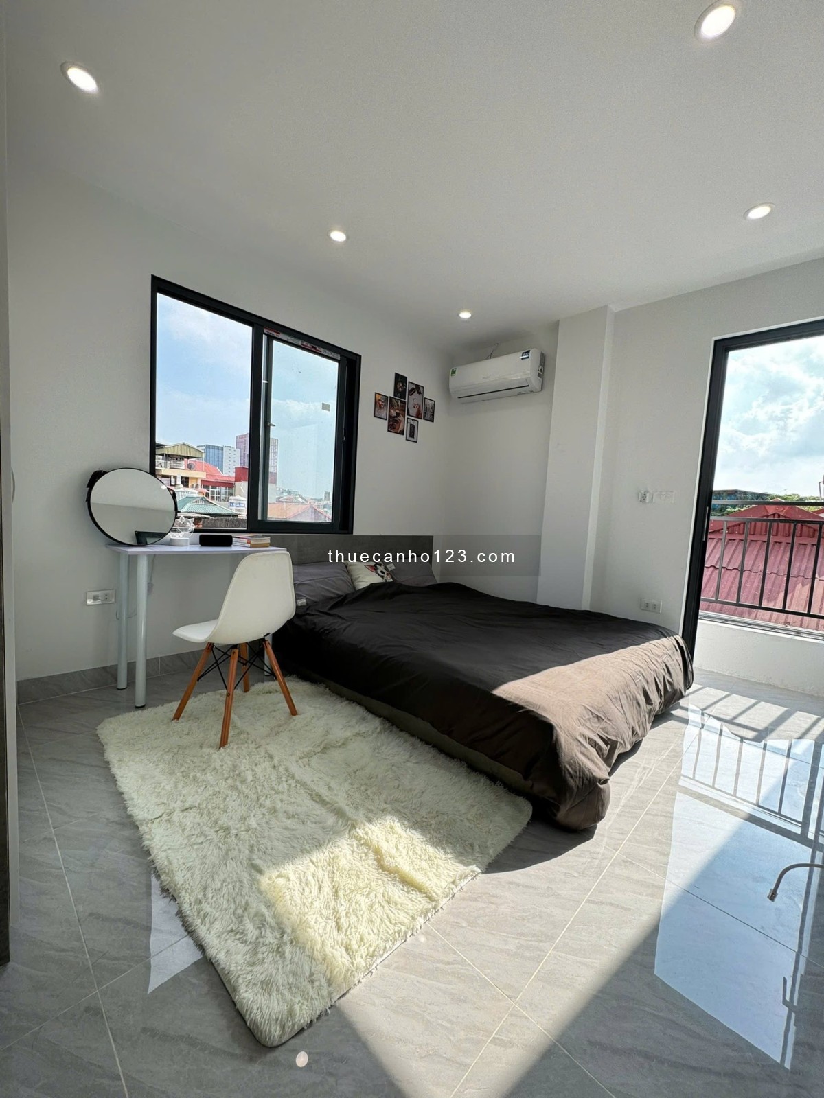 Cho thuê CCMM Ngõ 167 Tây Sơn đối diện ký túc xá ĐH Công Đoàn ~30m², có ban công rộng