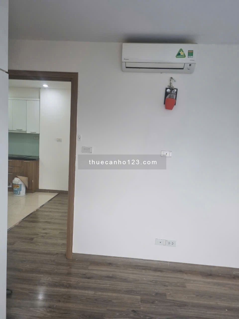 Cho thuê căn 3 ngủ 95m2 full đồ tại chung cư Trương Định Complex