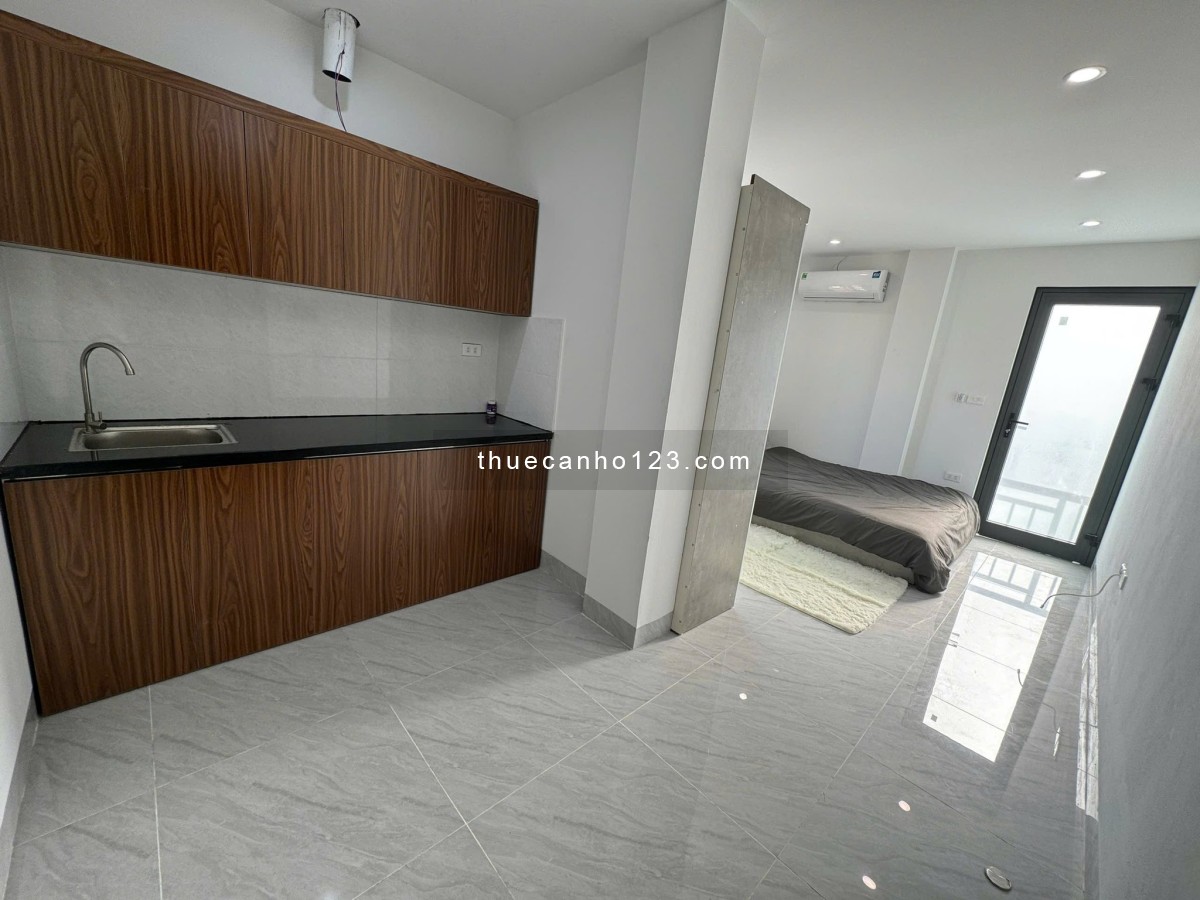 Cho thuê CCMM Ngõ 167 Tây Sơn đối diện ký túc xá ĐH Công Đoàn ~30m², có ban công rộng