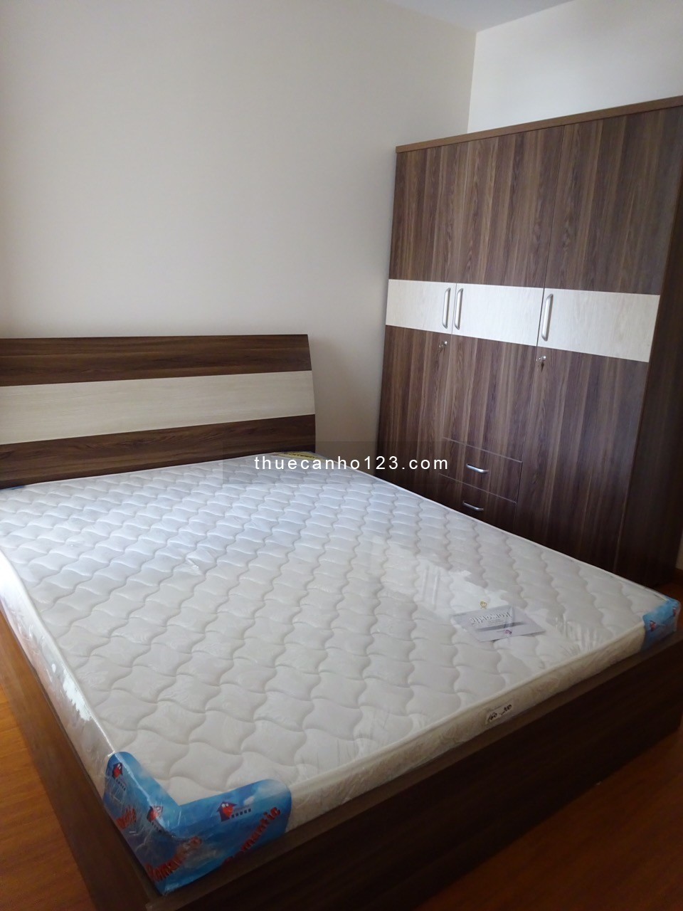 Cho thuê căn hộ Him Lam Riverside Quận 7, 70m, 2pn, 1wc, có nội thất, 11.5 triệu, LH: 0917 492 608