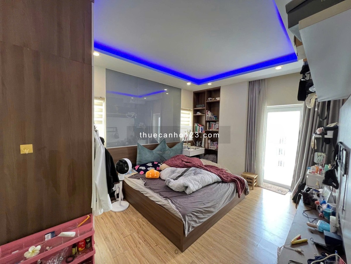 Căn Góc, chung cư Oriental, Âu Cơ, TP: 3p ngủ, 117m2, đầy đủ NT, 15tr5/th.