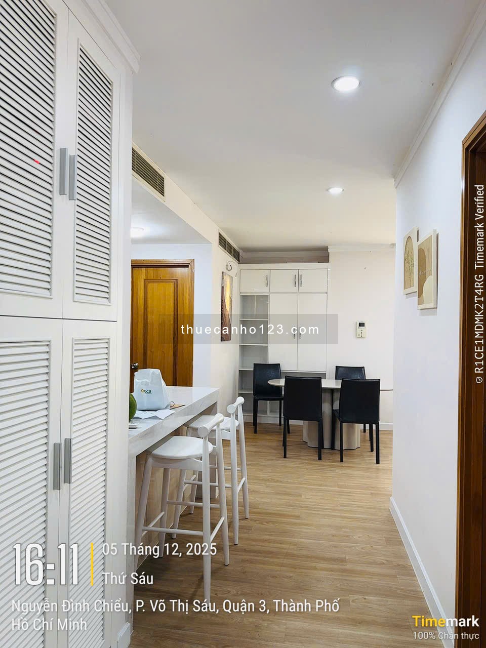 Căn góc SAIGON PAVILLON full nội thất, view rộng thoáng 92m² - 3pn2wc giá chỉ 33tr/tháng.