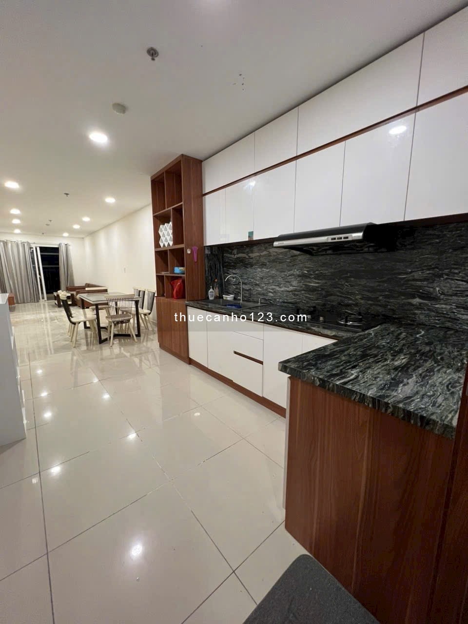 Chung cư Cộng Hòa Plaza  chỉ 13,5tr căn 3p ngủ, có nội thất mới