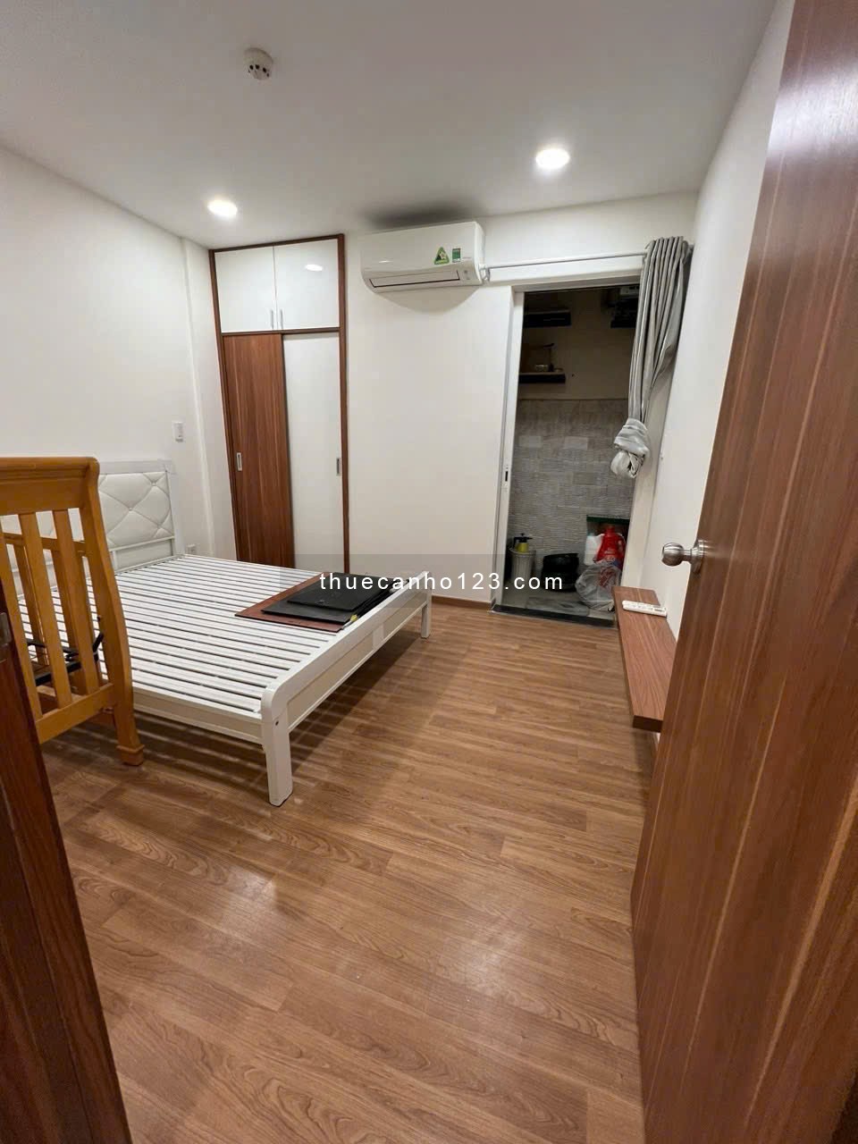 Chung cư Cộng Hòa Plaza  chỉ 13,5tr căn 3p ngủ, có nội thất mới