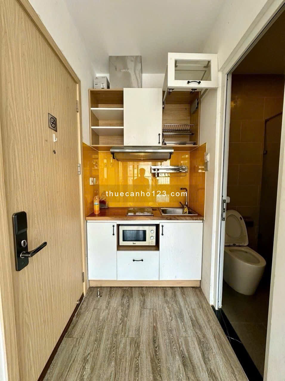 Cho thuê căn hộ Studio Ban công Q4 gần ĐH Luật, ĐH Nguyễn Tất Thành, cầu Khánh Hội, cầu Calmette