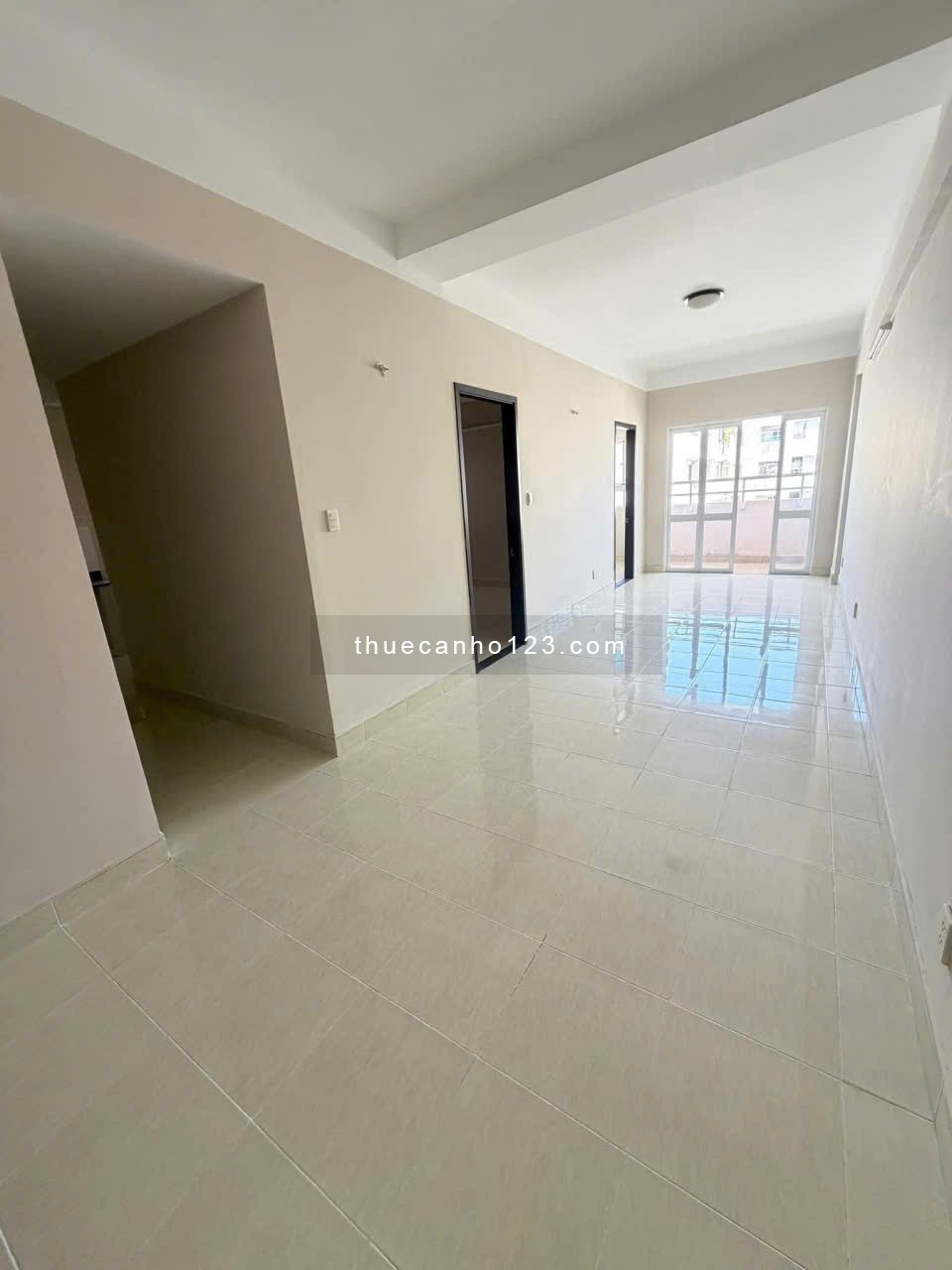 Cho thuê  căn 3p ngủ 2wc sẵn NTCB ở C/c Bàu Cát chỉ 12tr/th