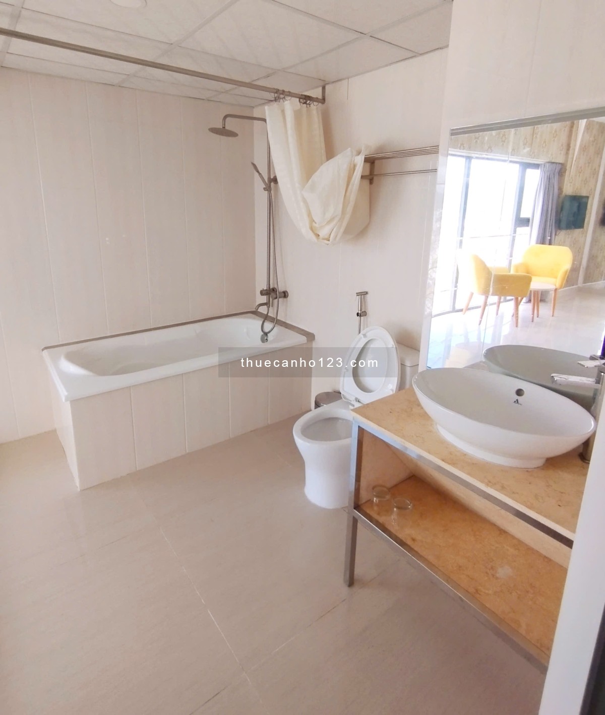 Cho thuê phòng khách sạn giá rẻ view cực đỉnh tại TTTP Nha Trang