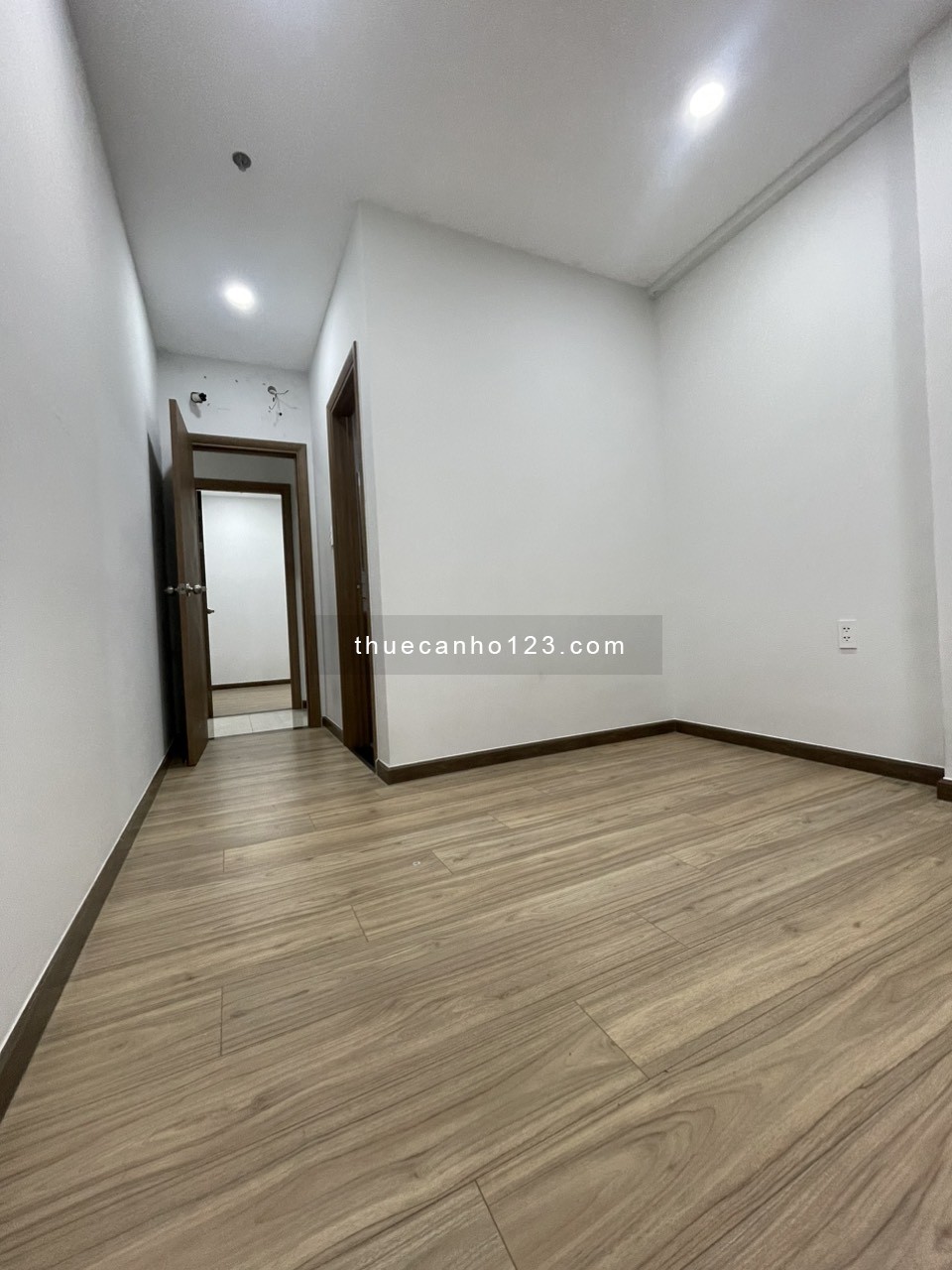 Cho thuê căn 2PN 2WC – Bcons Plaza