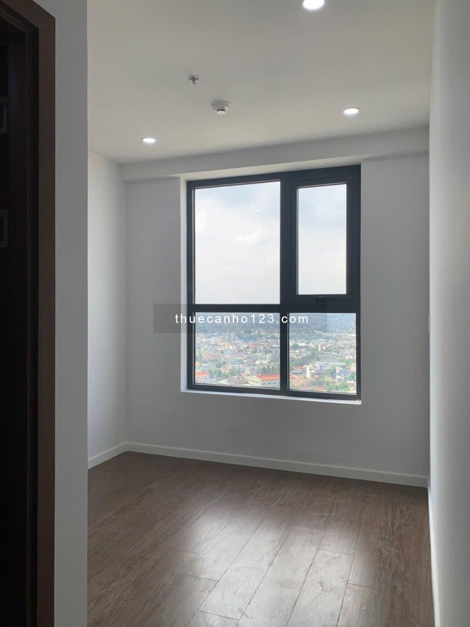 Cho thuê căn hộ Bcons Sapphire 2PN NTCB 6,5 triệu/tháng