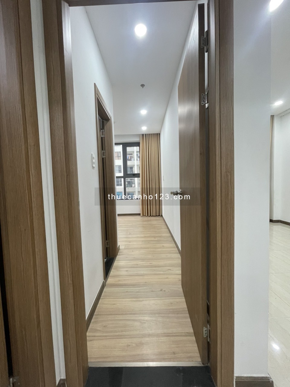 Cho thuê căn 2PN 2WC – Bcons Plaza