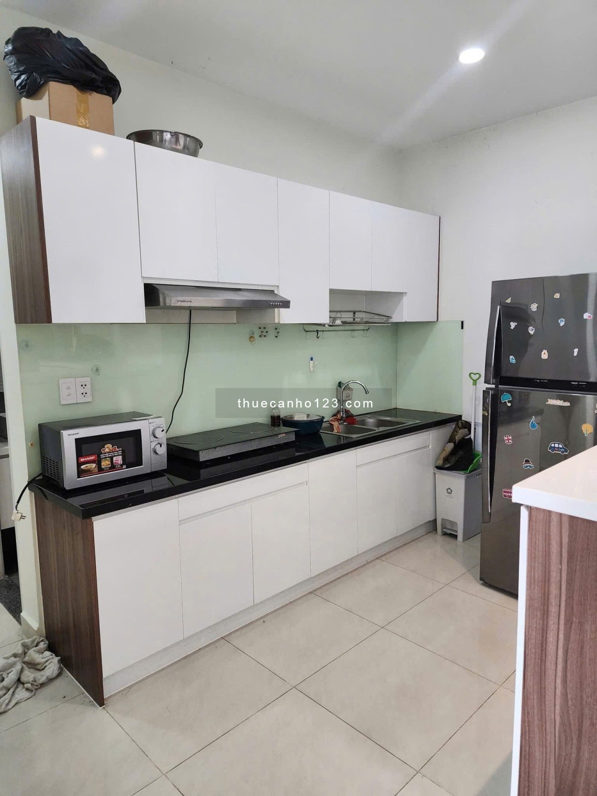 Giá 12tr/th, C/h Harmona, Trương Công Định, TB: 81m2, 2p ngủ, 2wc, Nội thất.