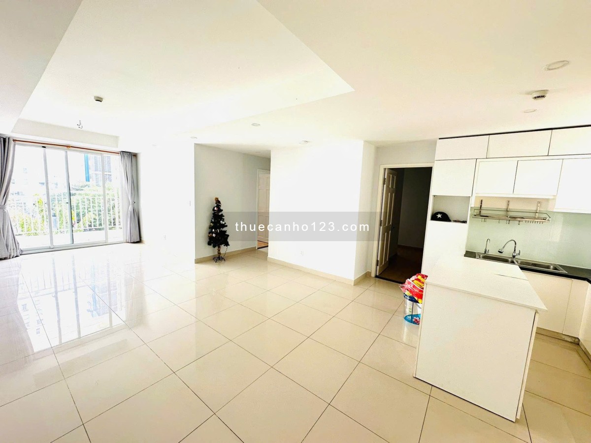 Giá 12tr/th, The Useful (The Era) Lạc Long Quân, TB, 107m2, 3PN, 2WC.