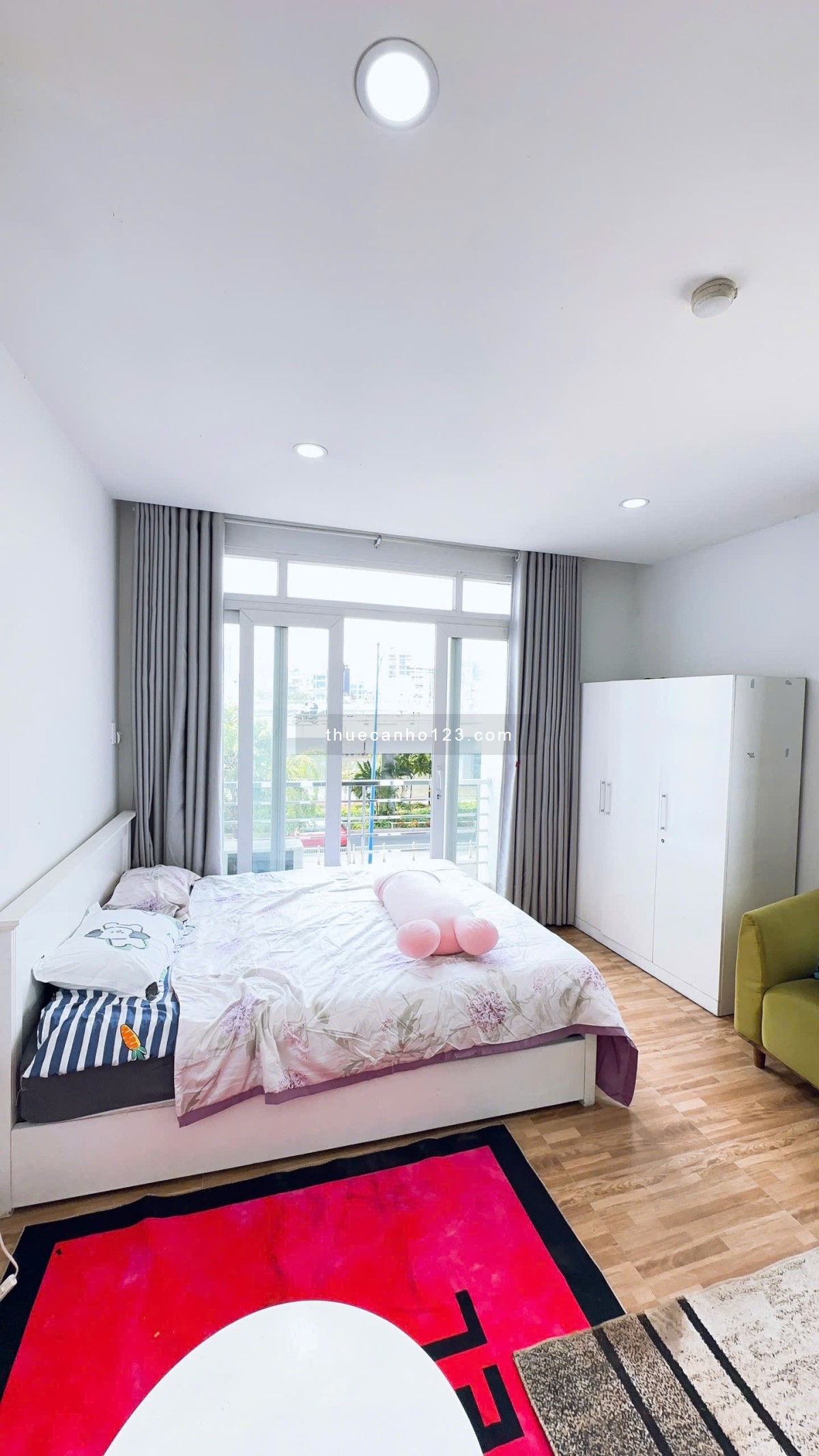 Cho thuê phòng trọ ban công Q4, view sông ngay cầu Calmette, Đh Luật, Đh Nguyễn Tất Thành, cầu Khánh