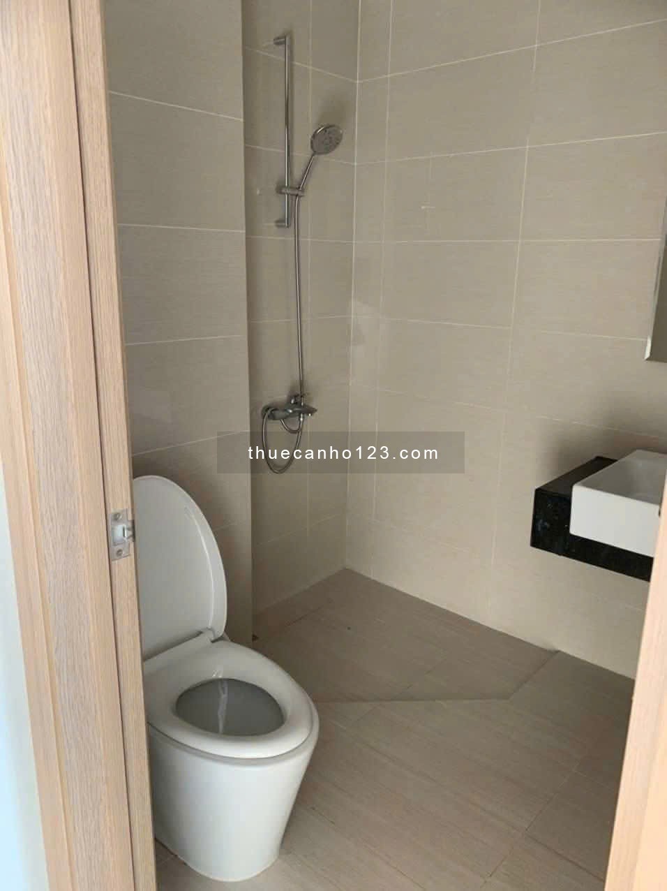 Cho thuê Chung Cư RuBy Garden đối diện BigC Trường Chinh 109m2 có 3Pn giá 11.5tr/th full nt