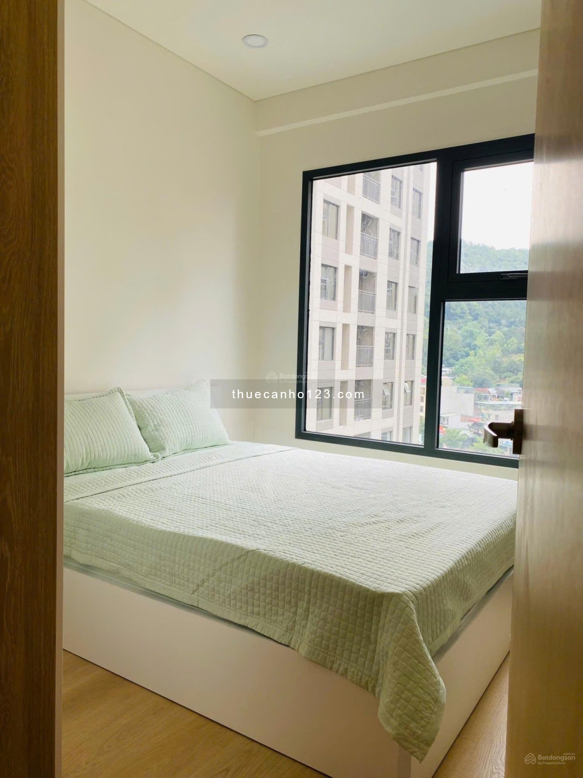 Cho thuê căn hộ The Dragon Castle 2PN full nội thất chỉ sách valli vào là ở