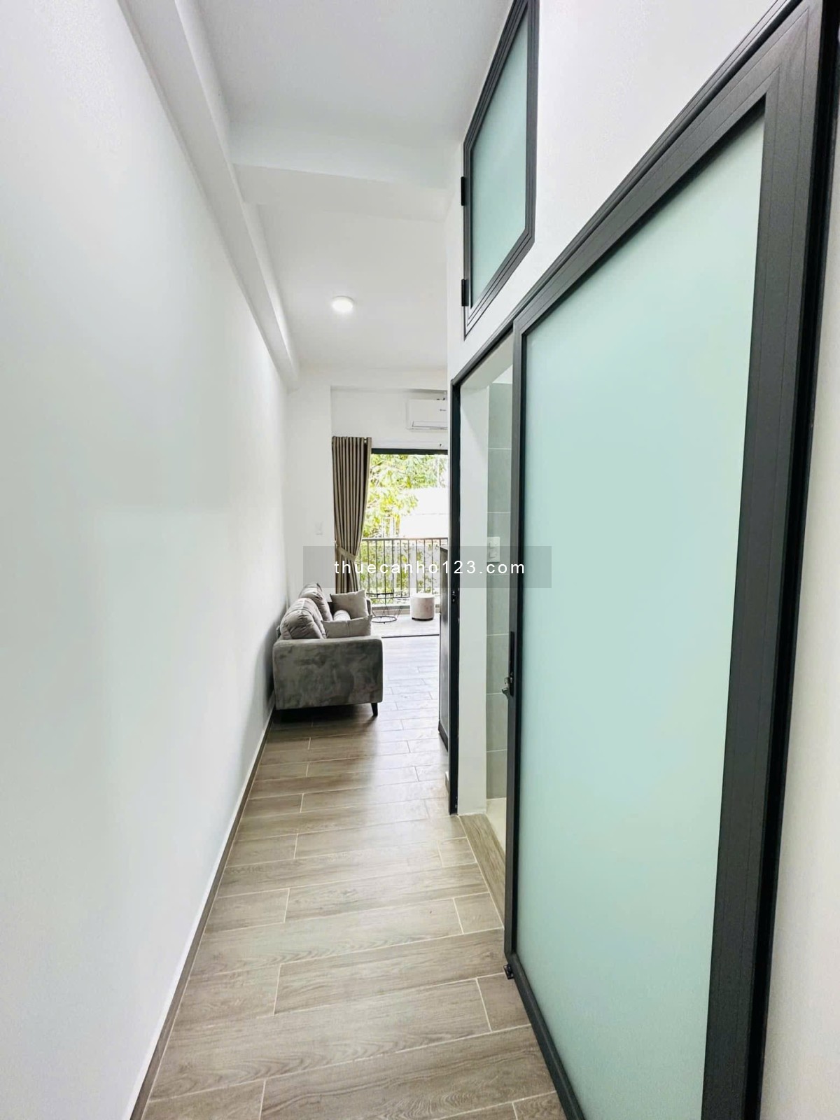 Dương Bá Trạc (Cư Xá Bình Minh) Q8 - Studio ban công, tách bếp. Ngay cầu Nguyễn Văn Cừ, cầu Rạch Ông