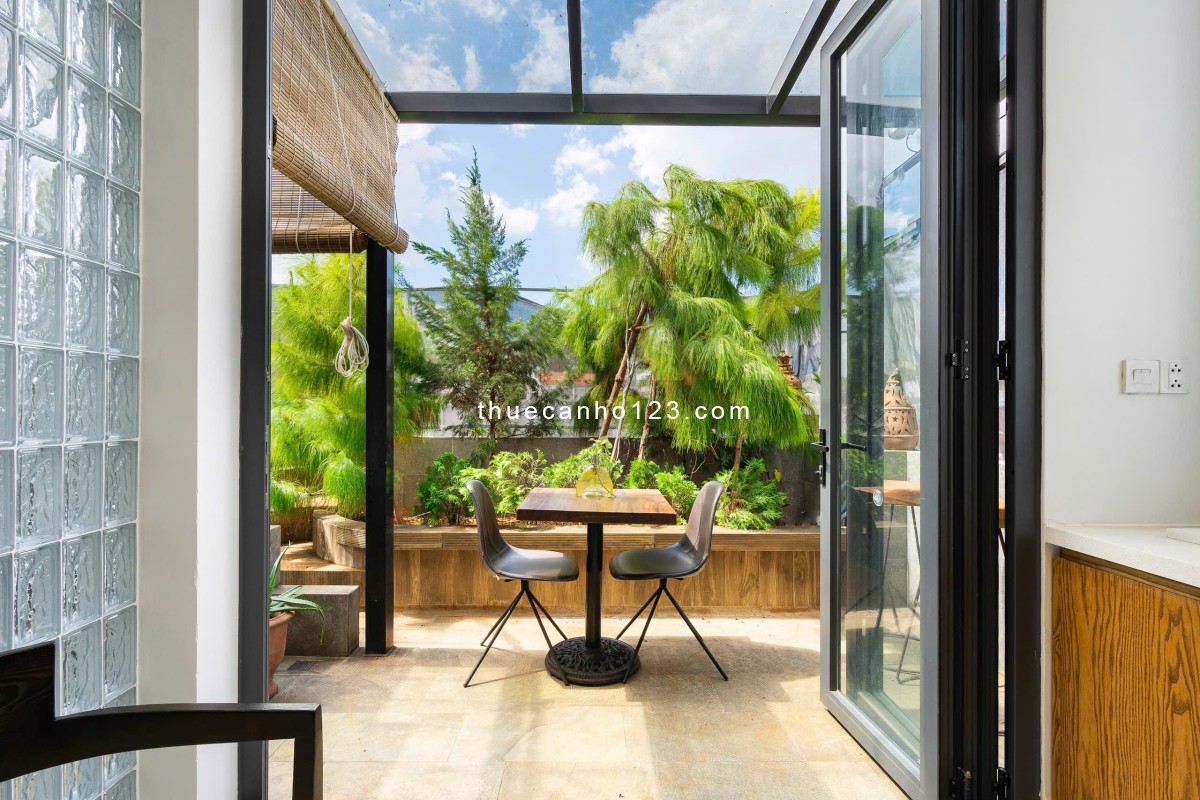 PENTHOUSE 2 PHÒNG NGỦ – SÂN VƯỜN RIÊNG – TRUNG TÂM QUẬN 1