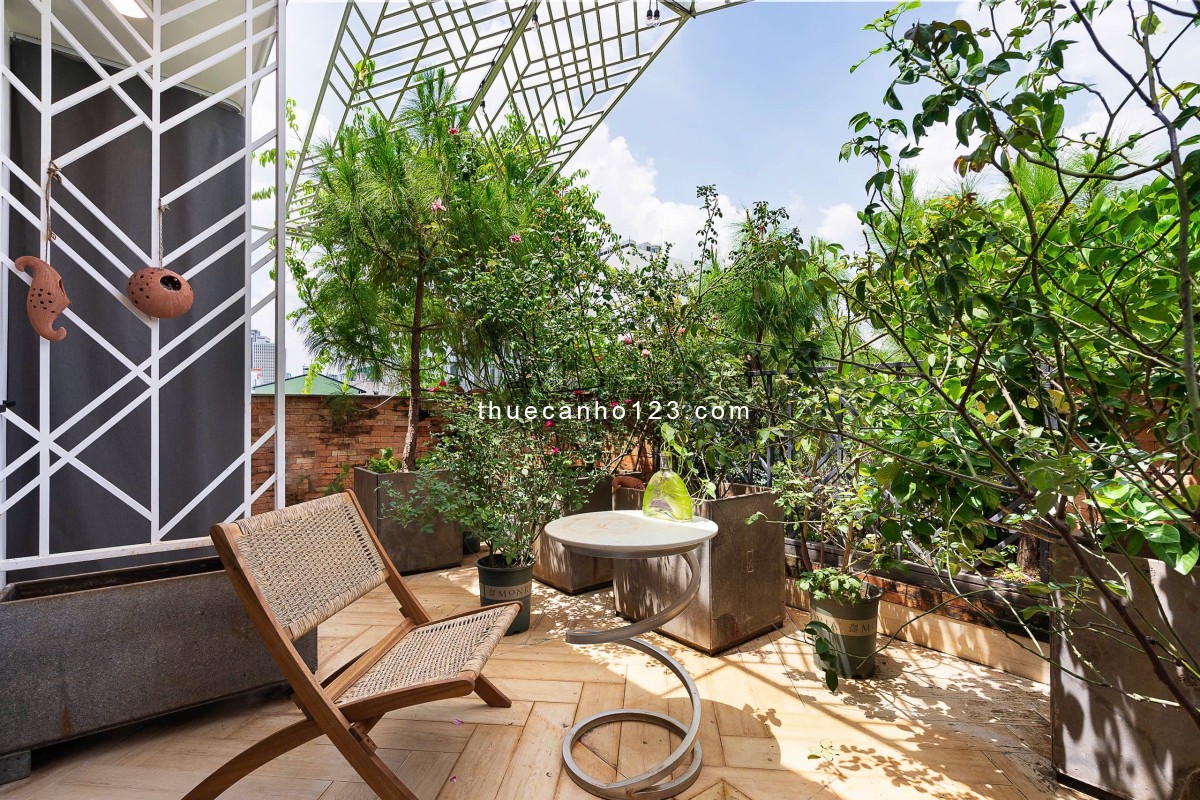 PENTHOUSE 2 PHÒNG NGỦ – SÂN VƯỜN RIÊNG – TRUNG TÂM QUẬN 1