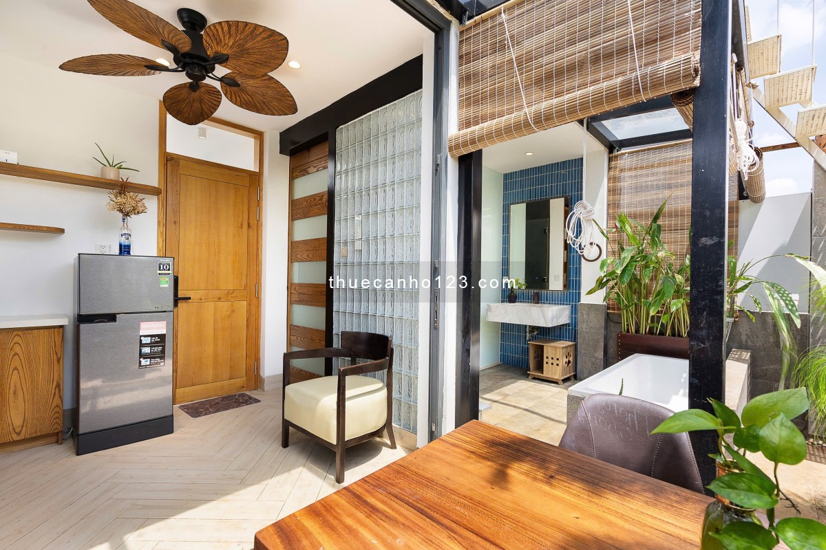 PENTHOUSE 2 PHÒNG NGỦ – SÂN VƯỜN RIÊNG – TRUNG TÂM QUẬN 1