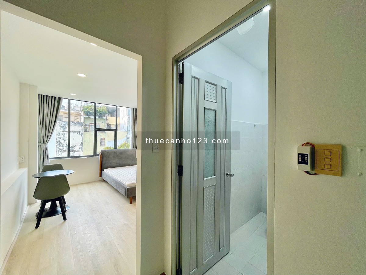 Căn hộ mới 100% ngay Hoàng Văn Thụ, Full nội thất, Cửa sổ thoáng