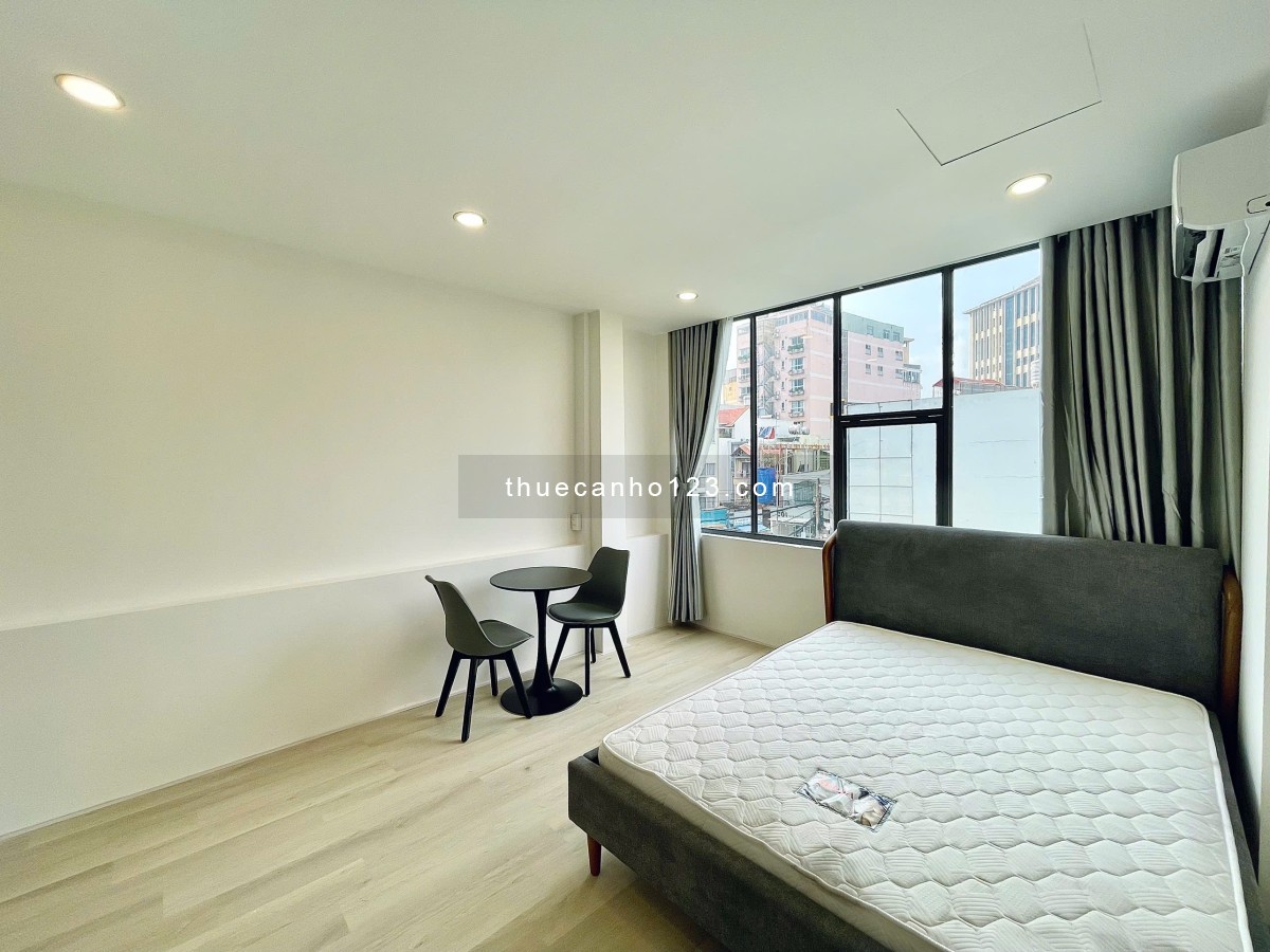 Căn hộ mới 100% ngay Hoàng Văn Thụ, Full nội thất, Cửa sổ thoáng