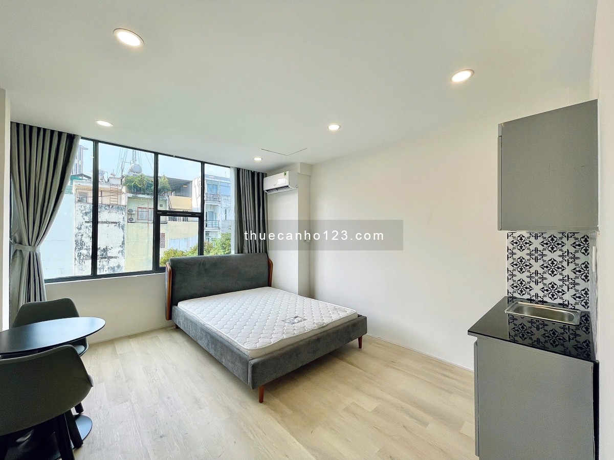 Căn hộ mới 100% ngay Hoàng Văn Thụ, Full nội thất, Cửa sổ thoáng