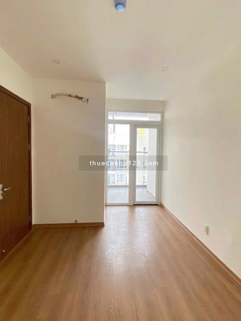 Căn 3p ngủ, 2wc có nội thất cơ bản Chung cư Âu cơ, Tân Phú  chỉ 12,5tr