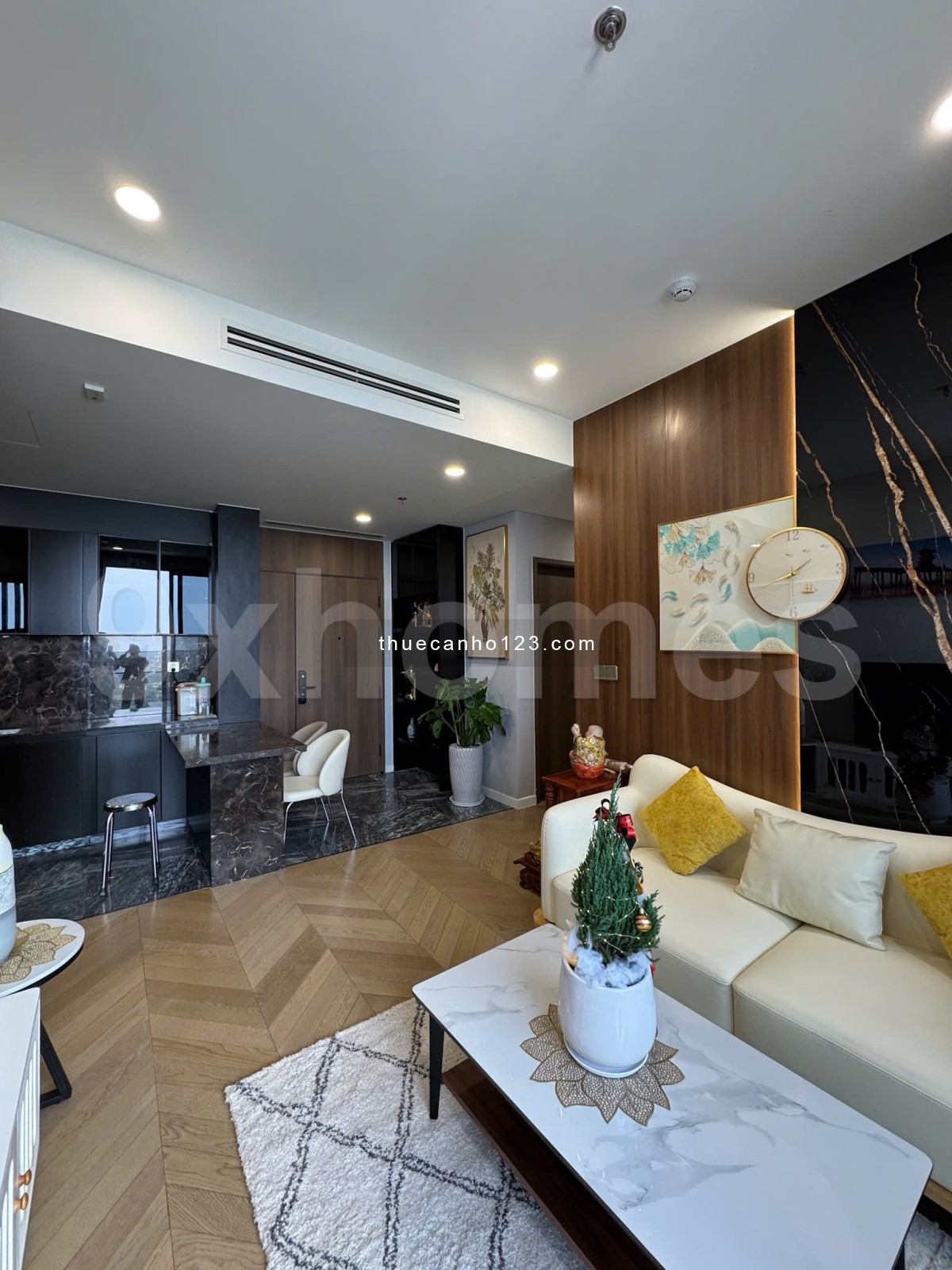 Cho thuê 2 phòng ngủ view sông chạm mắt, Nội thất đầy đủ hiện đại, giá 38triệu tại Lumiere Riverside