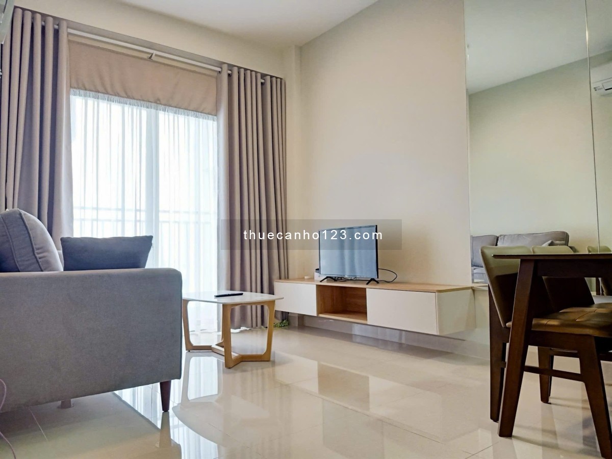 Căn 2 Phòng ngủ view sông cực đẹp, hướng nắng sáng mát mẻ. NT đầy đủ, Giá 18triệu. The Sun Avenue