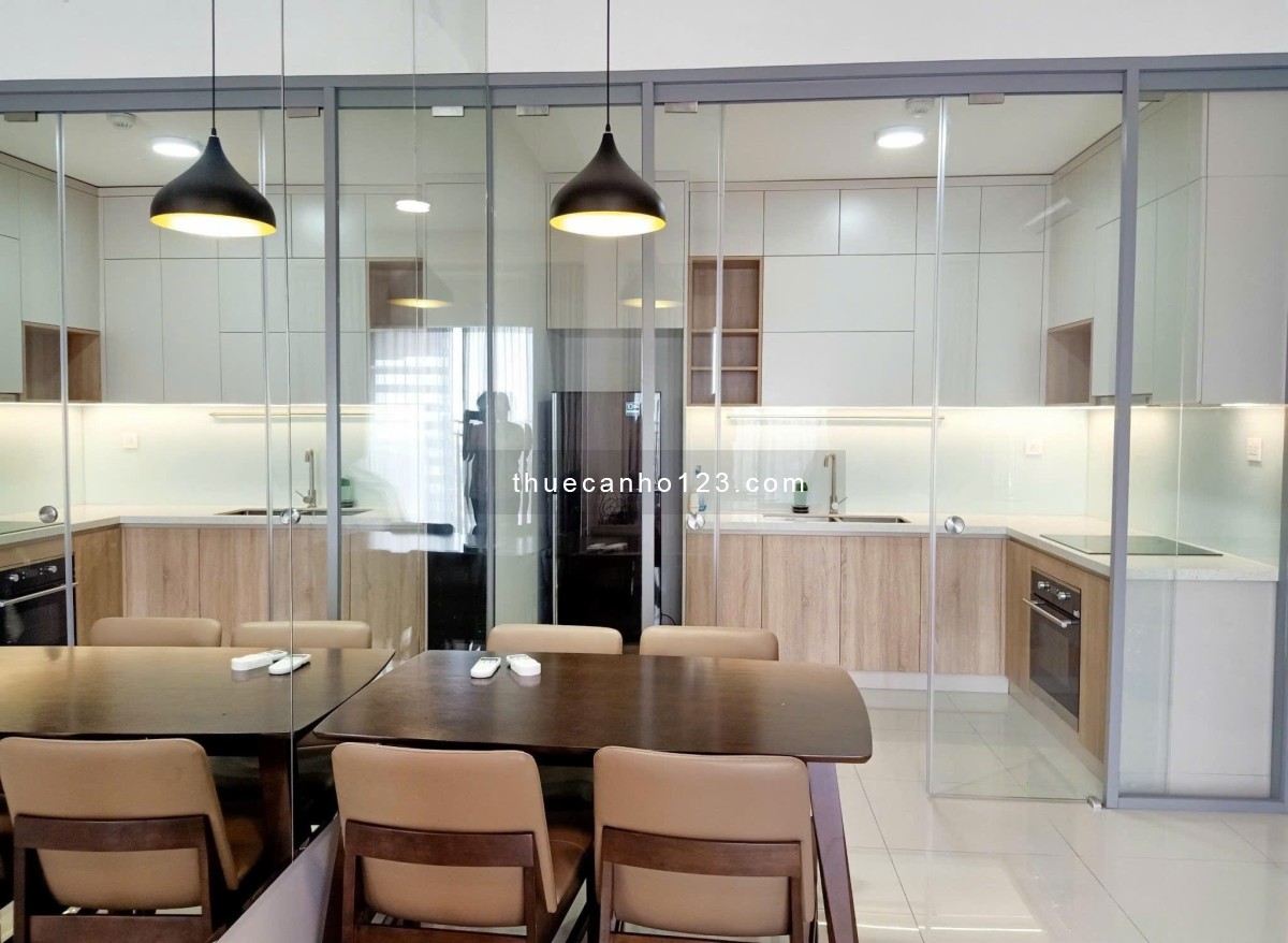 Căn 2 Phòng ngủ view sông cực đẹp, hướng nắng sáng mát mẻ. NT đầy đủ, Giá 18triệu. The Sun Avenue