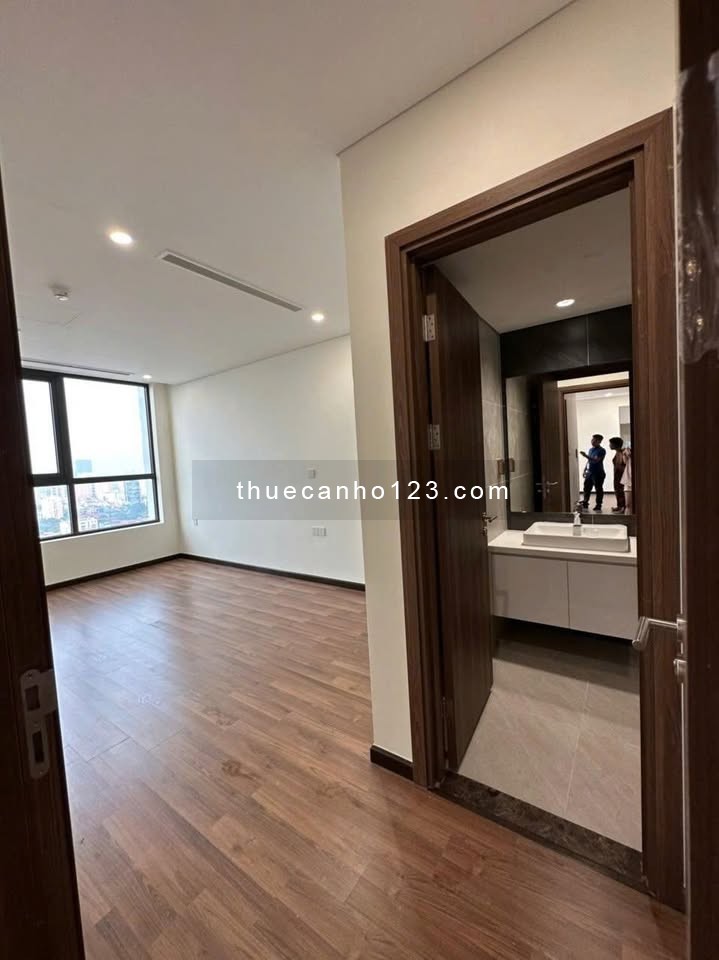 Cho thuê căn hộ Mipec 360 – 122 Xuân Thủy 70m², 2 phòng ngủ, 2 WC, 16 triệu/ tháng