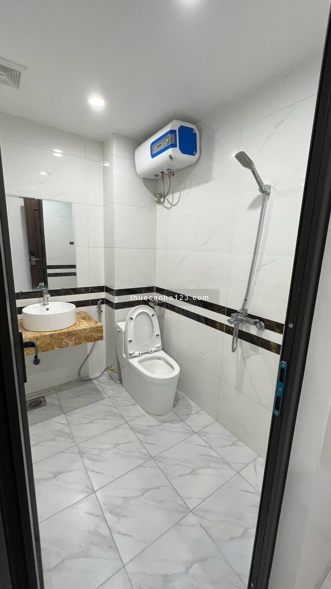 Cho thuê căn hộ đầy đủ nội thất – Ngách 61, Ngõ 1194 Láng