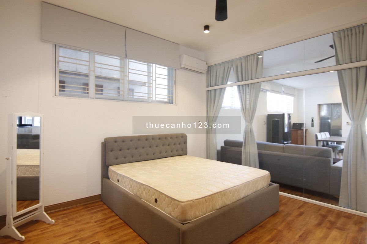 Cho thuê căn hộ 1 phòng ngủ + 1 khách cực đẹp ở Tây Hồ
