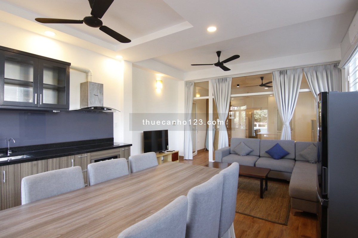 Cho thuê căn hộ 1 phòng ngủ + 1 khách cực đẹp ở Tây Hồ