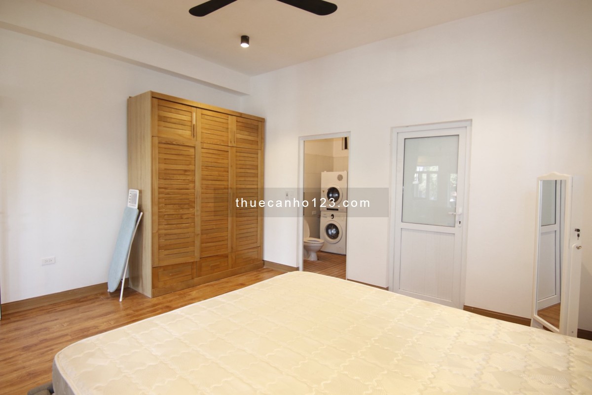 Cho thuê căn hộ 1 phòng ngủ + 1 khách cực đẹp ở Tây Hồ