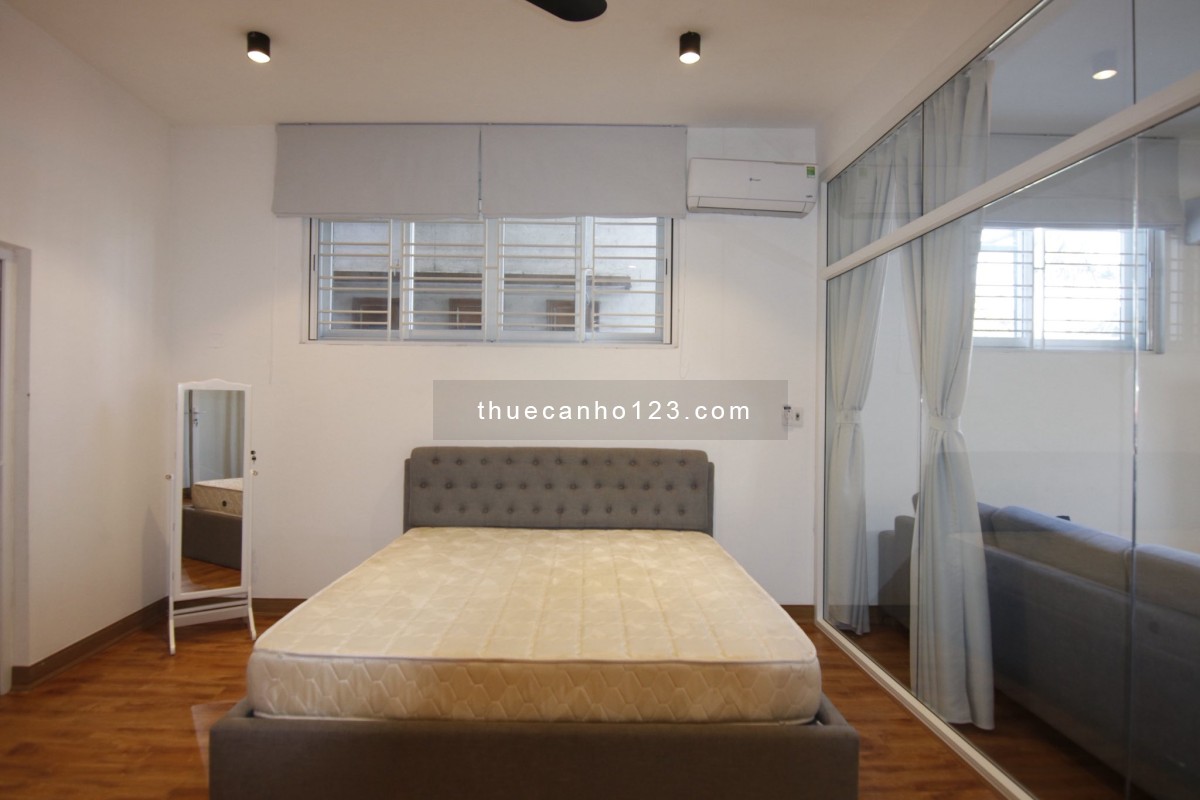 Cho thuê căn hộ 1 phòng ngủ + 1 khách cực đẹp ở Tây Hồ