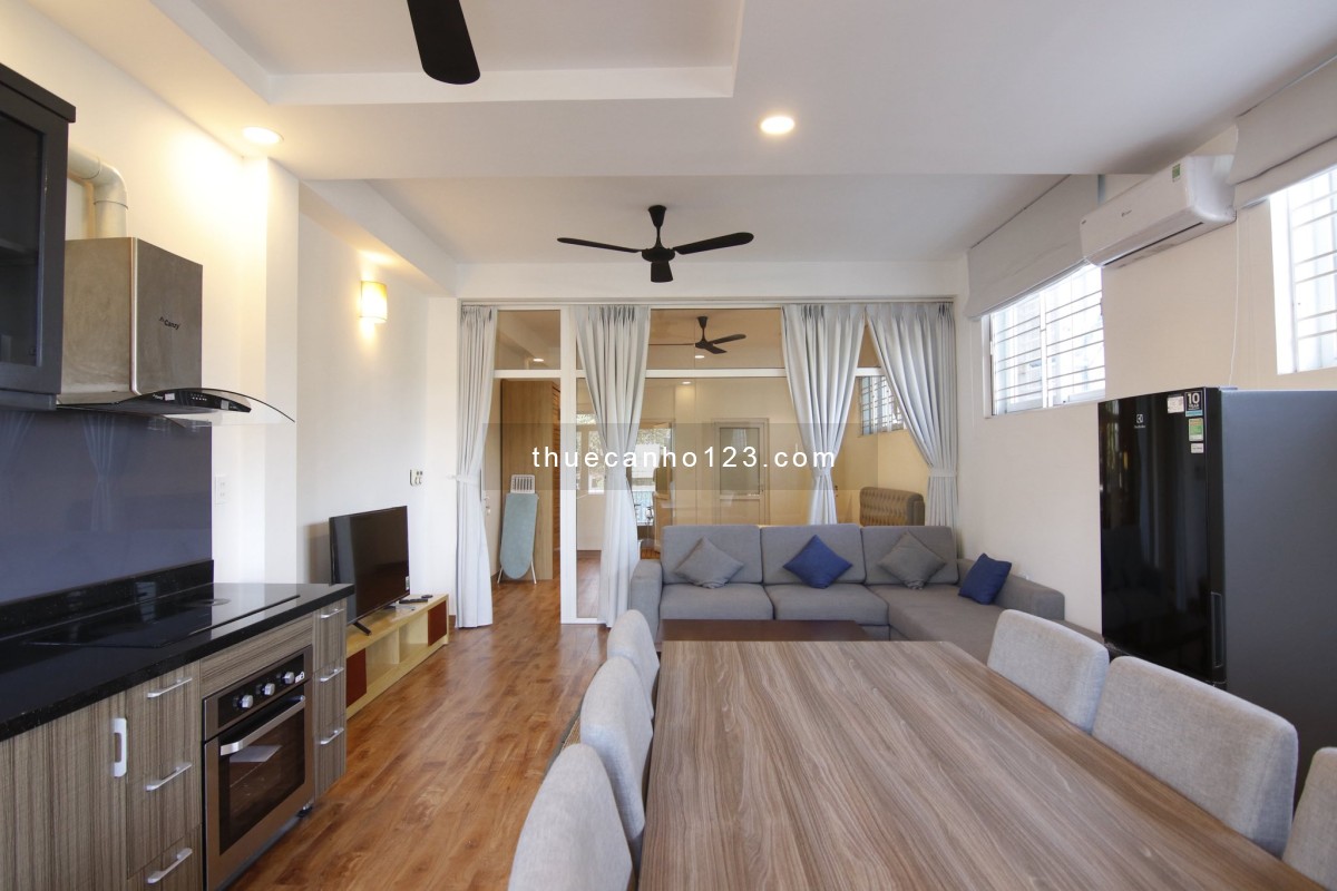 Cho thuê căn hộ 1 phòng ngủ + 1 khách cực đẹp ở Tây Hồ