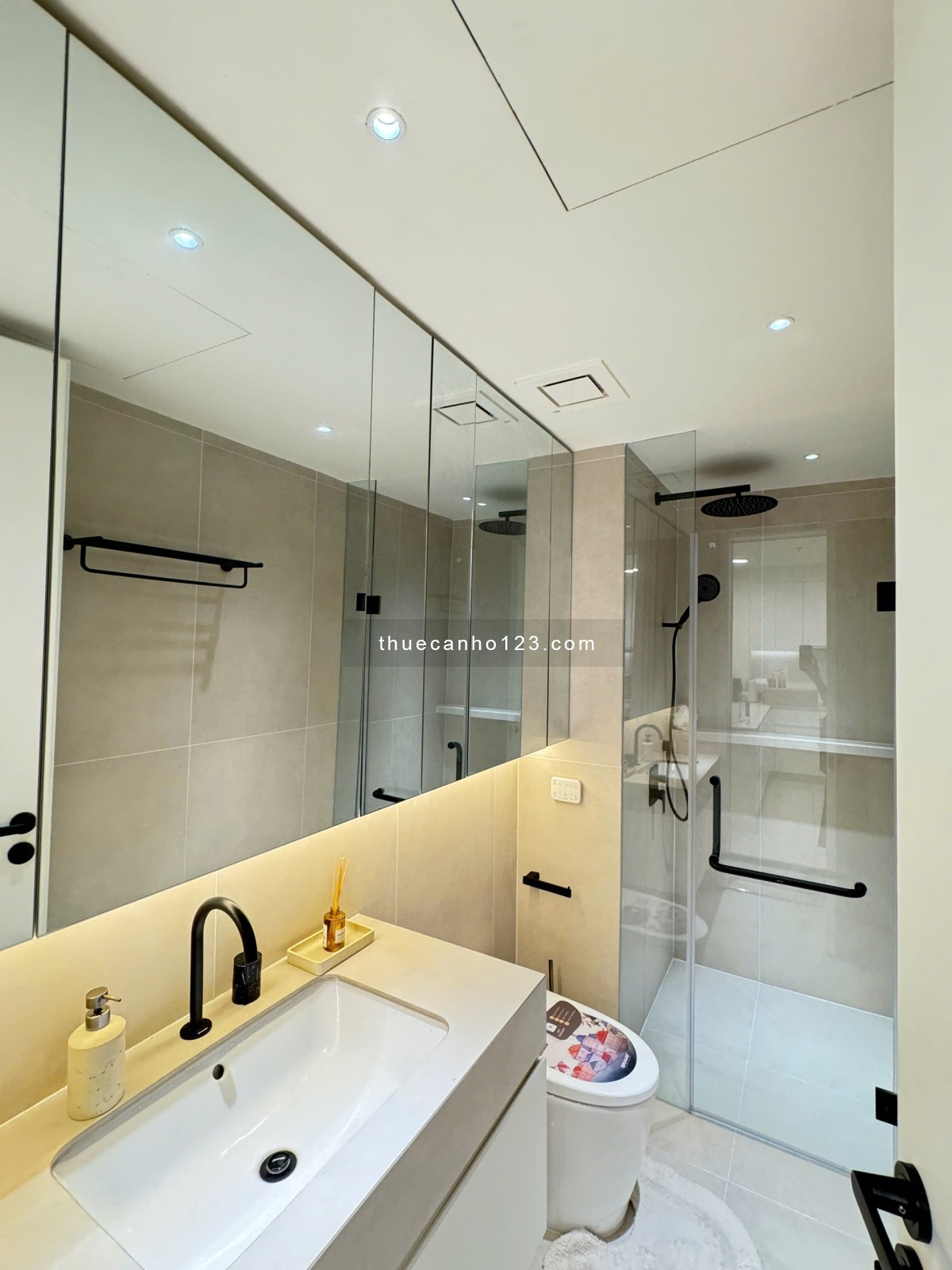 Trống sẵ3 Phòng ngủ đẹp như tranh, nội thất cao cấp-hiện đại, giá 90 triệu. tại Zeit River Thủ Thiêm