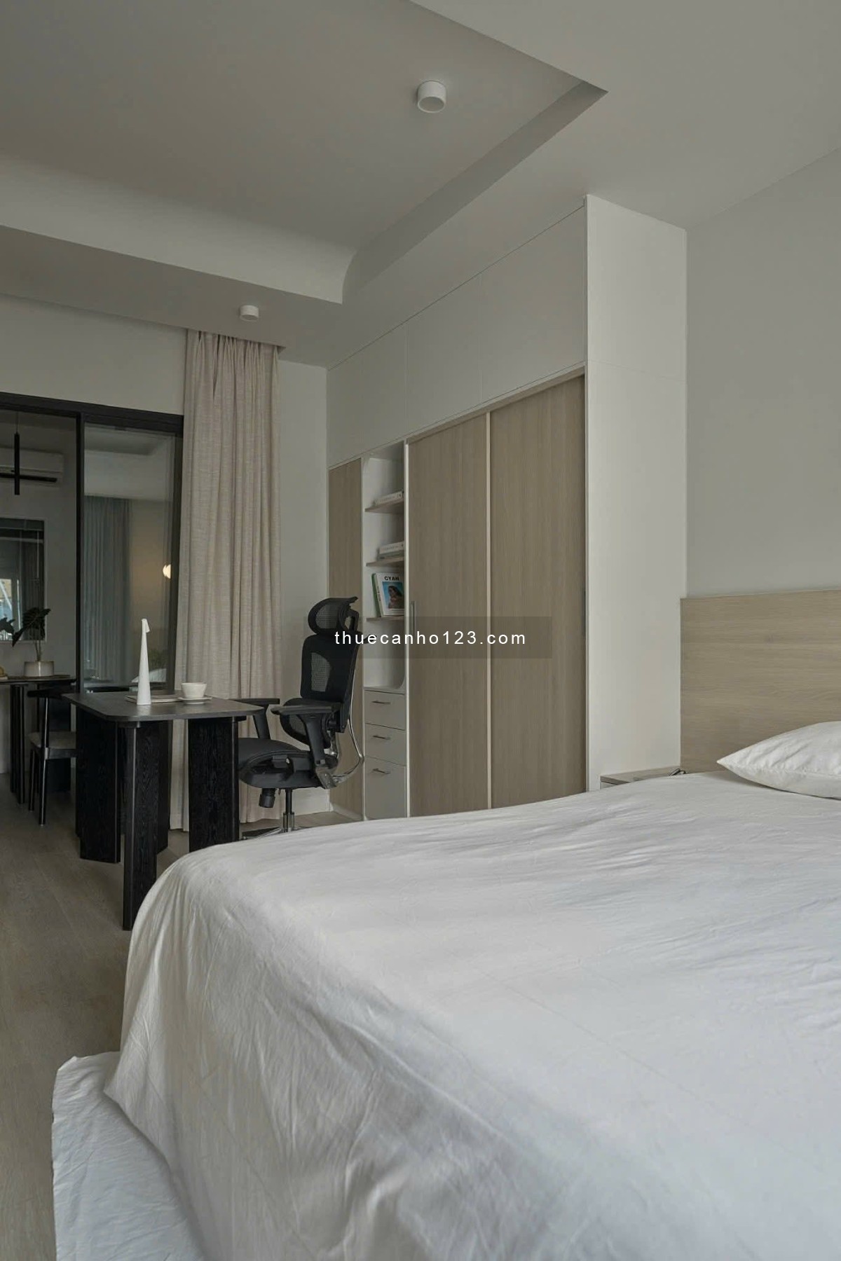 Cho thuê CHDV full nội thất có ban công nằm ở đường Cù Lao Q. Phú Nhuận