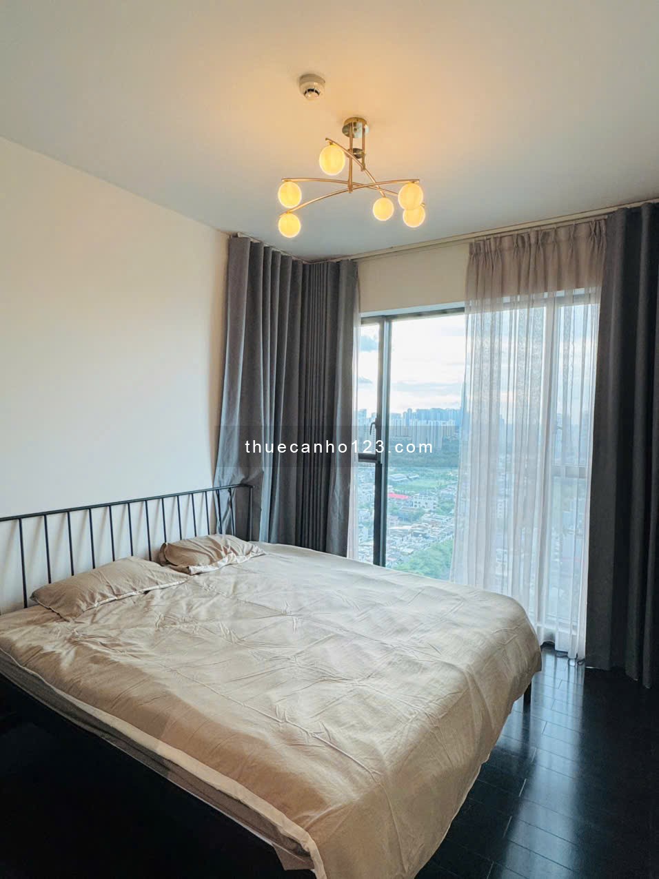 Cực hiếm, 4 phòng ngủ 181m2, nhà đẹp và rộng rãi, Nội thất Hiện đại. Giá 70 triệu,Tại Feliz En Vista