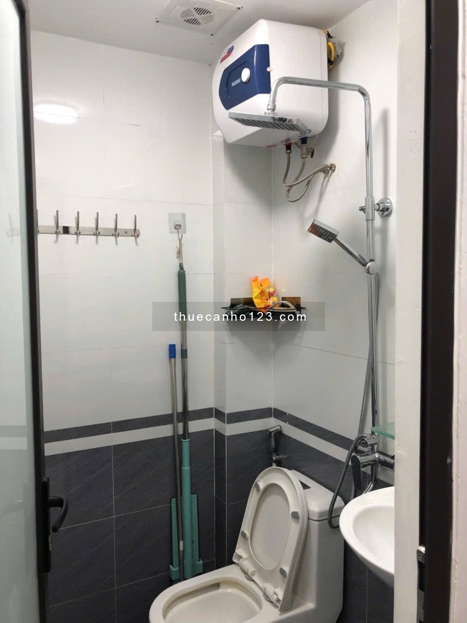 Cho thuê căn hộ 2N1K – 1194 Chùa Láng, Đống Đa