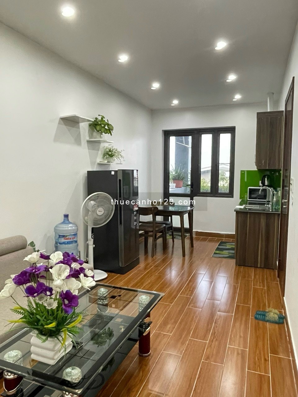 Cho thuê căn hộ 1 ngủ riêng biệt (55m2) Waterfront City.