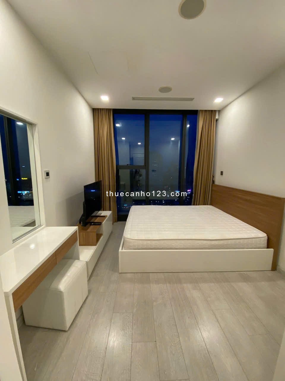 Vinhomes Ba Son - 2PN Vòng Cung view Landmark 81