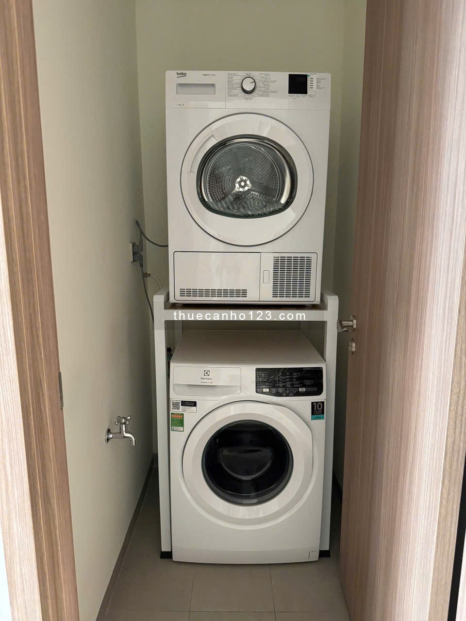 Đẹp như hoa hậu, 1 phòng ngủ rộng tới 61m2, nội thất cao cấp hiện đại, tại Thảo Điền Green