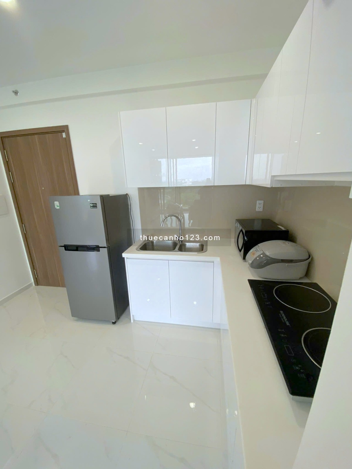 Cho thuê căn hộ D’Lusso – Căn 1PN+1 số lượng ít, view sông, full nội thất đẹp