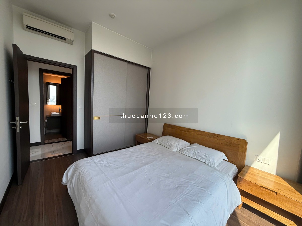 Đẹp như tranh, 2 phòng ngủ 93m2 view trực diện sông. nội thất đầy đủ, giá 35 triệu. tại Empire City