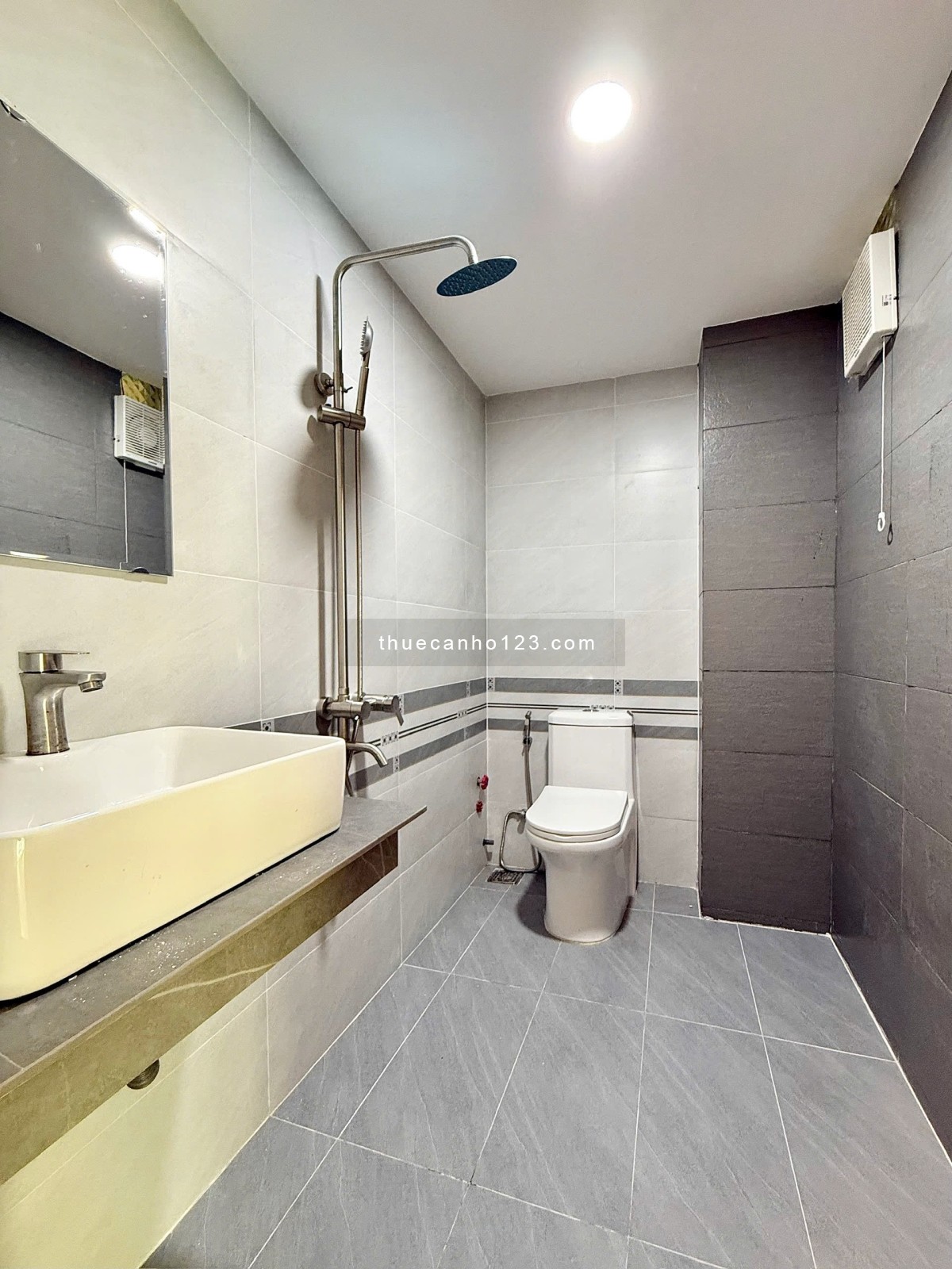 Cho Thuê Căn Hộ Duplex Có Gác 2 Phòng Ngủ Thang Máy Ngay Khu Chợ Lớn