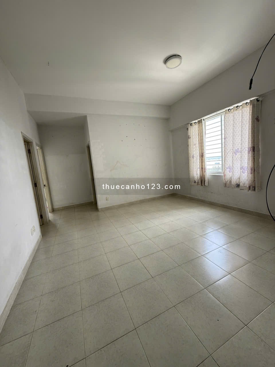 Cho thuê 3pn2wc 87m2 Phú Mỹ Thuận, giá thuê 5.5 triệu. LH: 090 6600 593 (THu)