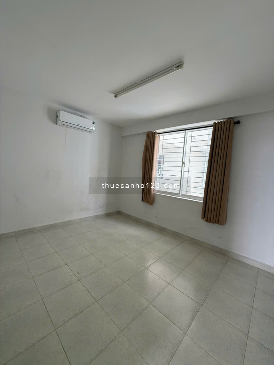 Cho thuê 3pn2wc 87m2 Phú Mỹ Thuận, giá thuê 5.5 triệu. LH: 090 6600 593 (THu)